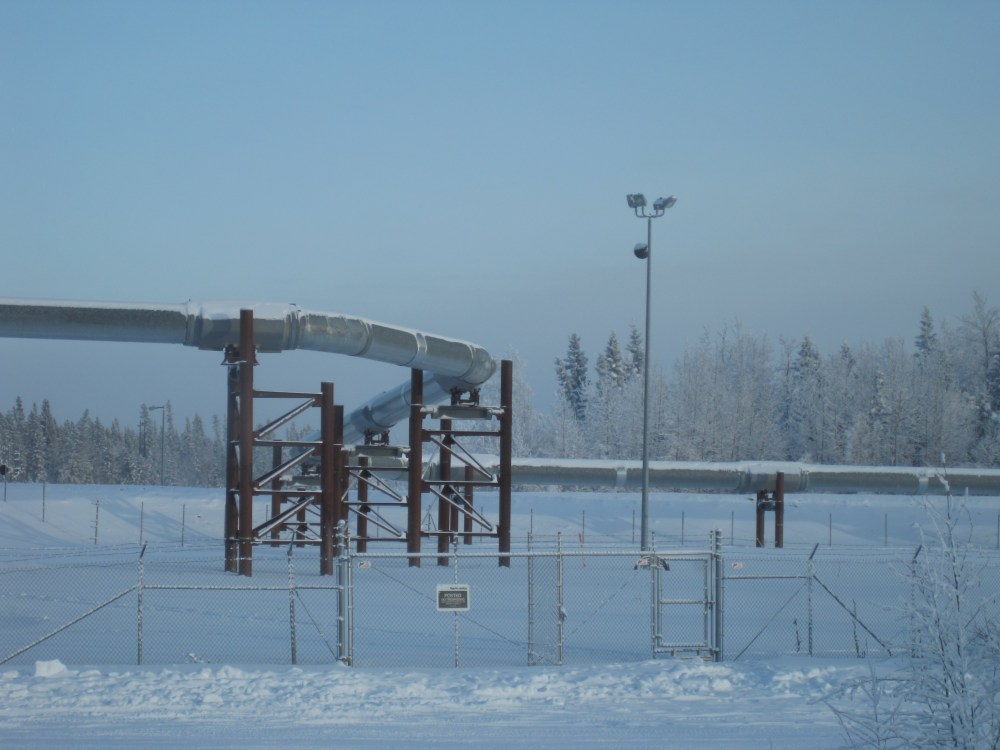 The pipeline curves it's way along the route to Valdez