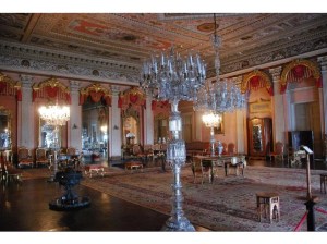 4180049-Dolmabahce_Palace_Istanbul